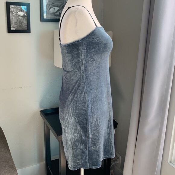 Forever 21 velvet mini dress fit and flair size medium - Picture 3 of 11